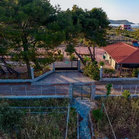 Thea Near The Agkali - Ayia Anna In Evia * Kria Vrisi (Kireas)