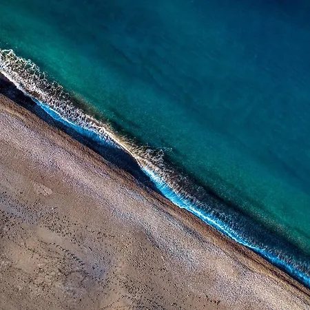 Thea Near The Agkali - Ayia Anna In Evia Kria Vrisi (Kireas)