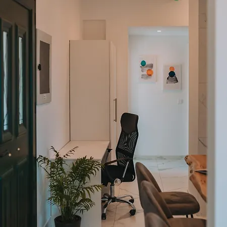 Thea Near The Agkali - Ayia Anna In Evia *